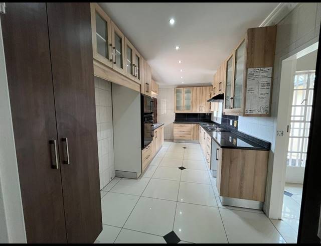 4 bed property to rent in GLENVISTA